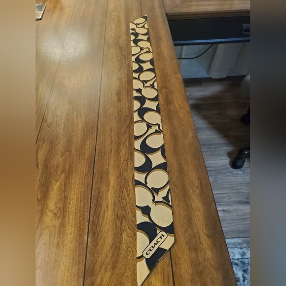 COACH SILK REVERSABLE SCARF FOR NECK, HAIR, OR BAG PERFECT CONDITION! - Picture 7 of 8